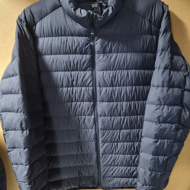 유니클로 남성 경량패딩 