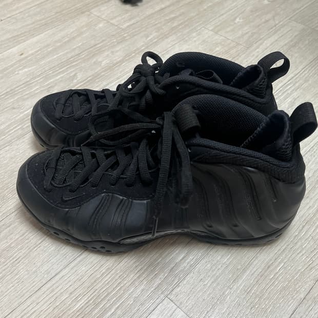 나이키 폼포짓 블랙 앤트러사이트 255