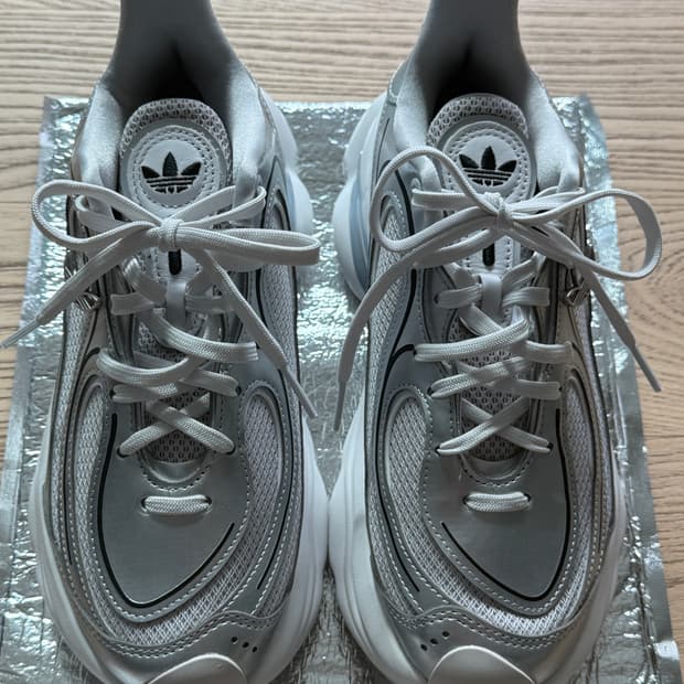 (새상품) 아디다스 오즈베누즈 실버 W235