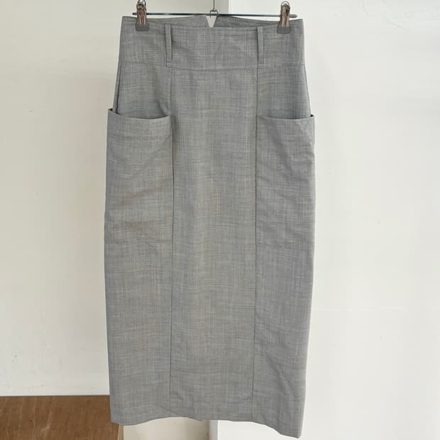 네헤라 그레이 미디 H라인 스커트