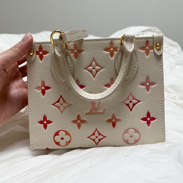 루이비통 온더고 PM 아이보리 토트백