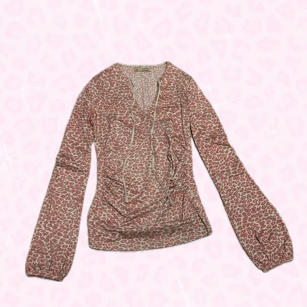 갸루무드 핑크 호피 셔링 브이넥 롱슬리브