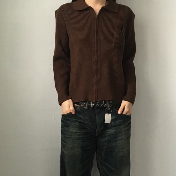 Pocket point ribbed knit zip up