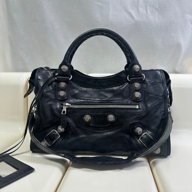 [A 정품] 발렌시아가 자이언트 시티 모터백 미디움 블랙