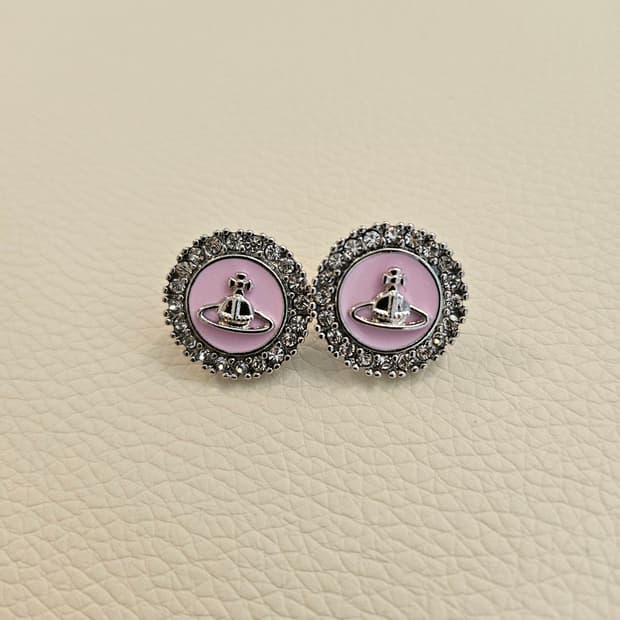 비비안웨스트우드 업사이클링 핑크 단추 귀걸이