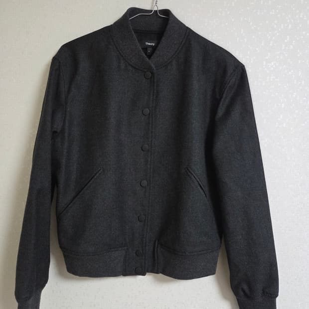 띠어리  봄버 울자켓 