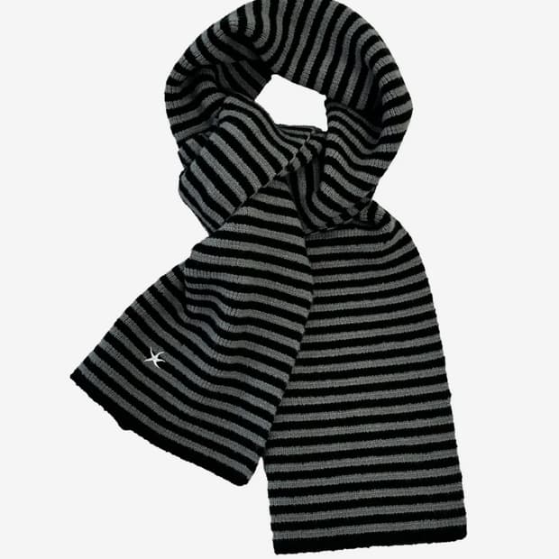 더콜디스트모먼트 머플러