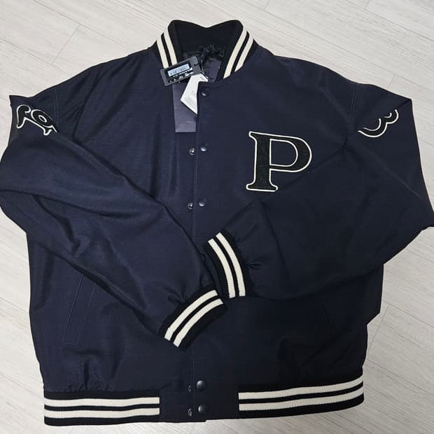 [S] 24FW 프라다 모헤어 울 봄버 바시티 자켓 패치 네이비