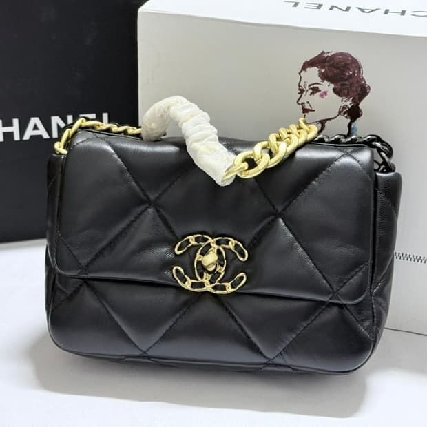 샤넬19백 스몰 블랙