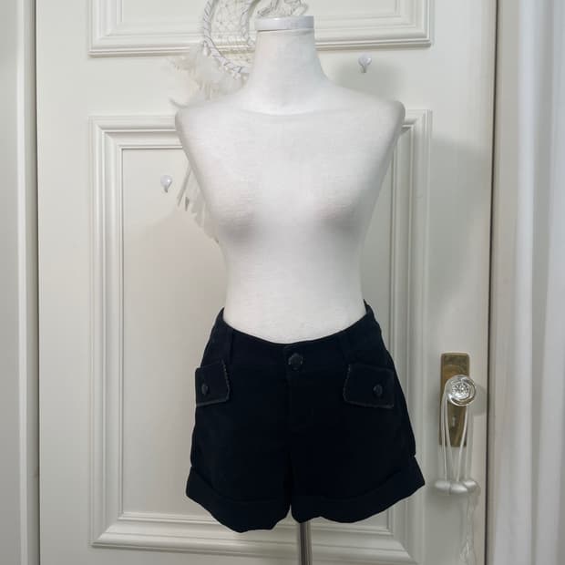 PRIVATE LABEL black leather button bow p