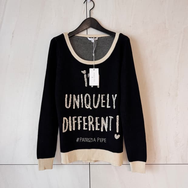 새상품 Patrizia Pepe 블랙 배색 니트0 (44,55사이즈 가능