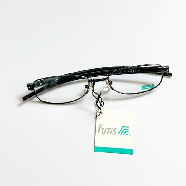 90s FUTIS 슬림 메탈 오벌 프레임 빈티지 안경