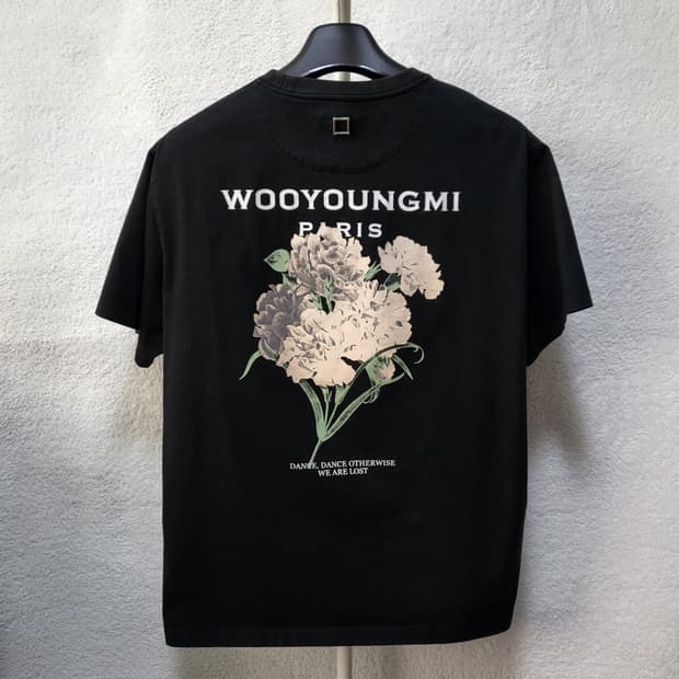 [발색] 48 / 21SS 우영미 플라워 백로고 반팔티 