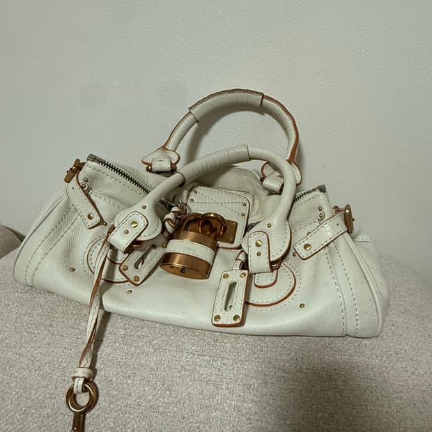 끌로에 패딩턴백 화이트