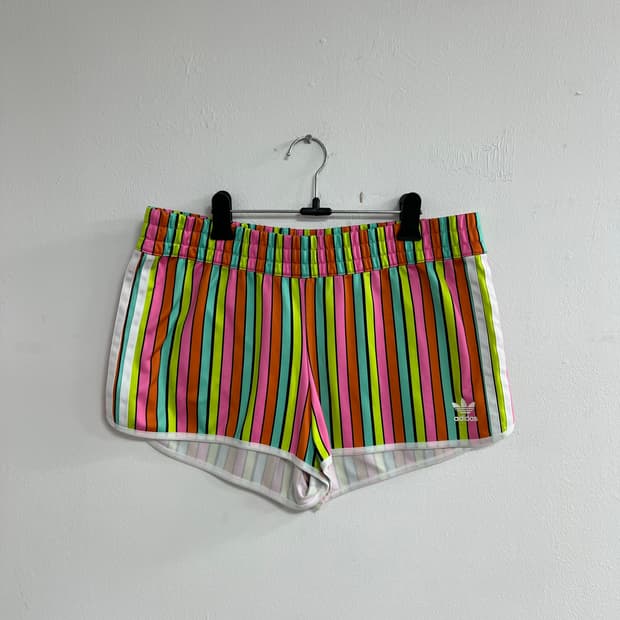 아디다스 스트라이프 숏팬츠