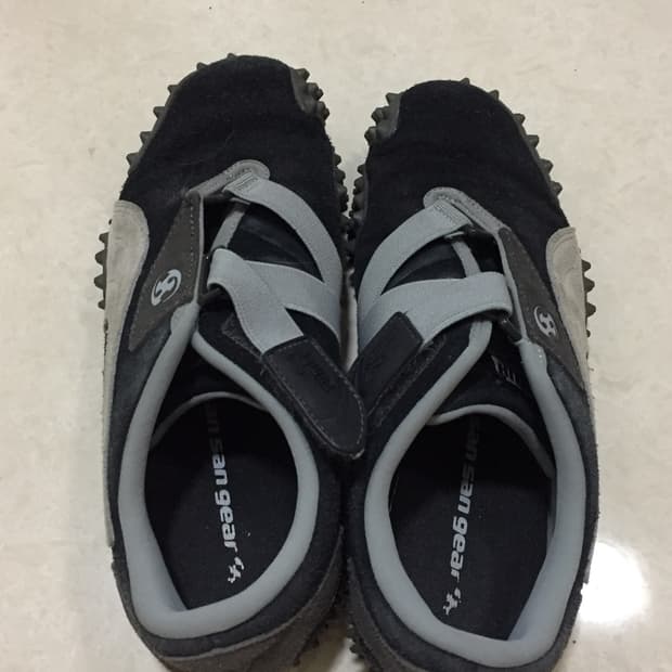푸마 산산기어 모스트로 플랫 다크 그레이 240