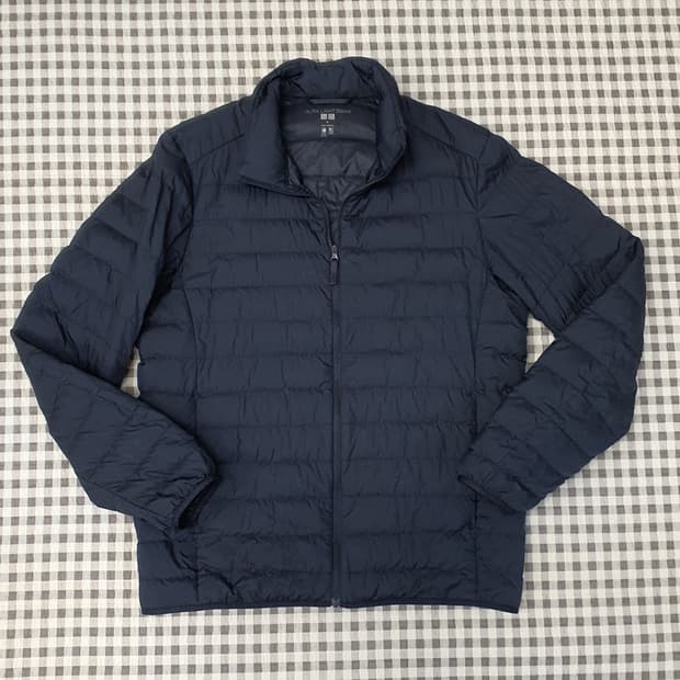 유니클로 오리털 경량패딩 남자95~100