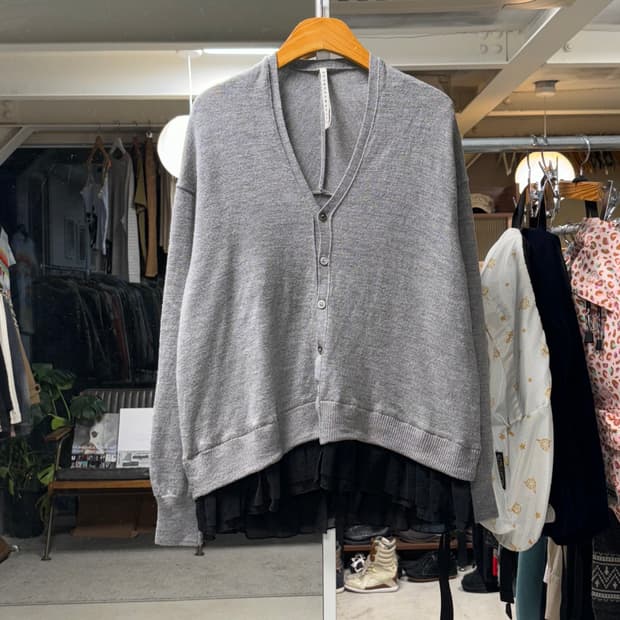 스나오 쿠와하라 도트 프릴 가디건