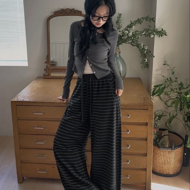 navy striped wide pants