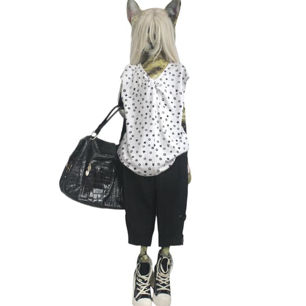 Dot drawing chest shirring half t-shirt 