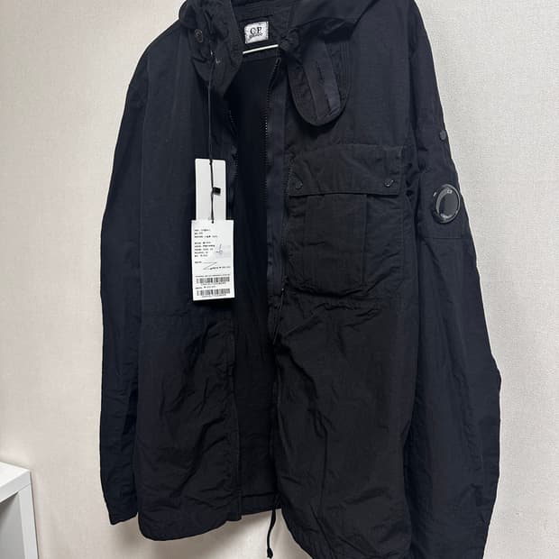 cp컴퍼니 바람막이 셔캣