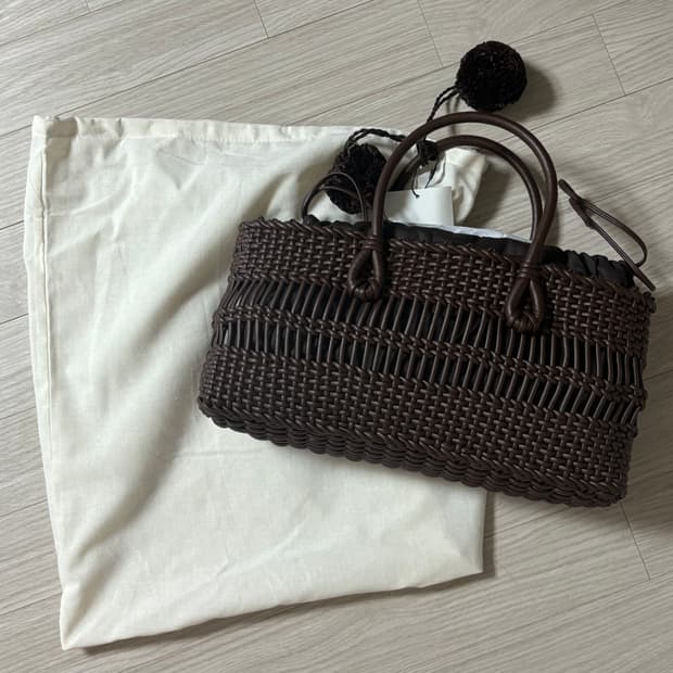 새상품) 자라 꼬임 핸드백 6262 510