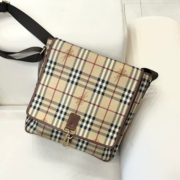 버버리 노바체크 빈티지 플랩 크로스백 (정품)
