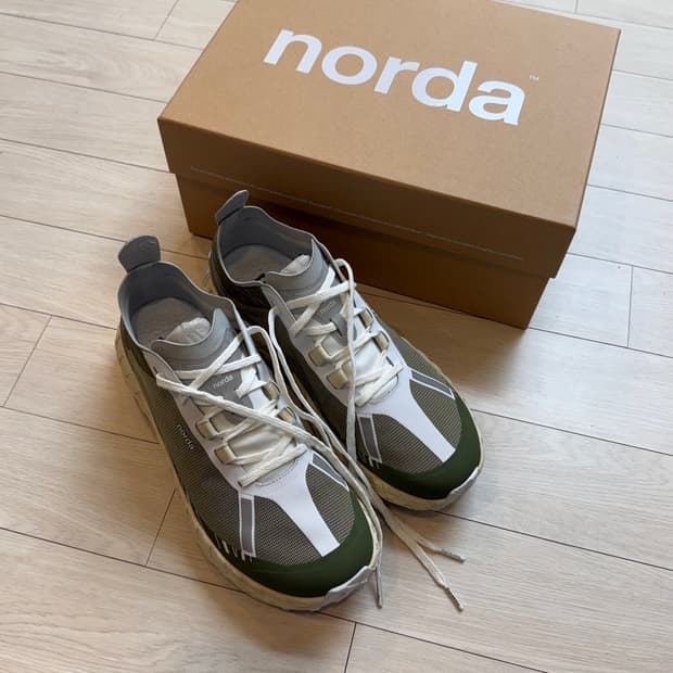 노다 001 글리치 NORDA 001 287.5사이즈