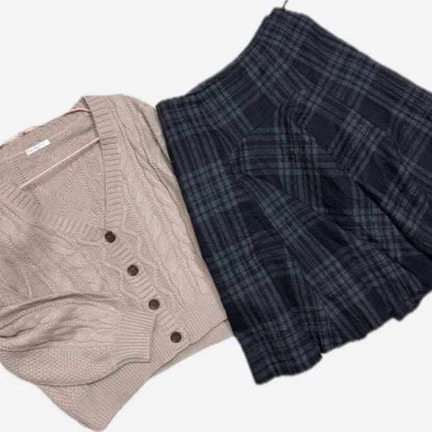 모리걸 세트 투피스 Yorkland 체크 플리츠 스커트 + 베이지 가디건