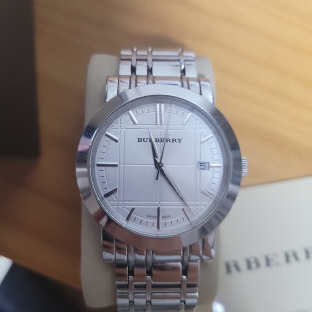 명품 버버리 헤리티지 시계