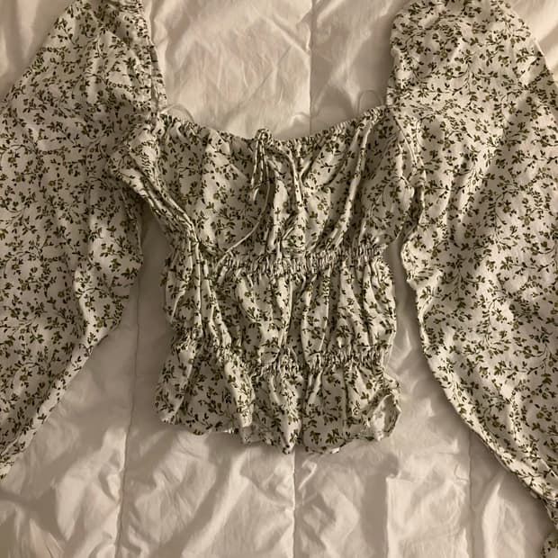 Reformation 블라우스