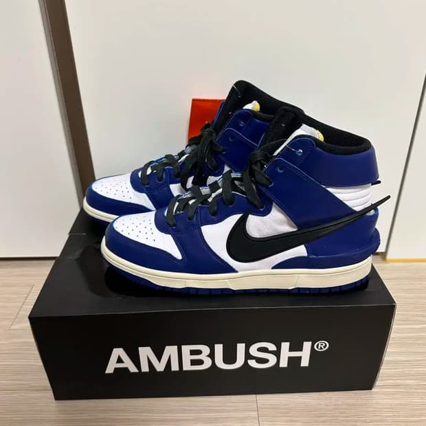 나이키 앰부쉬 덩크 하이 로얄블루 새제품