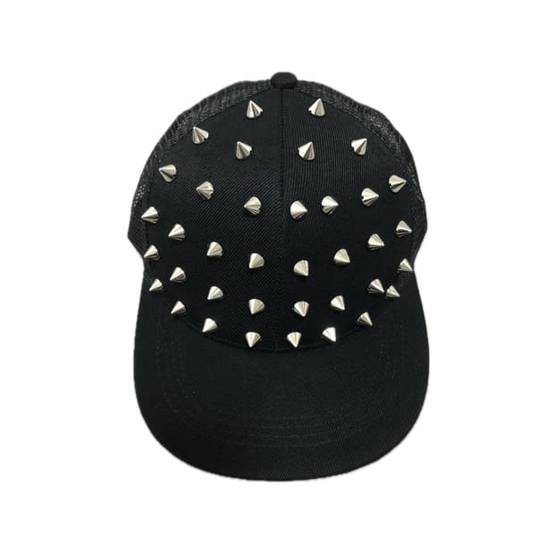 Studded rivet snapback