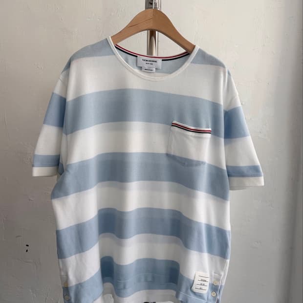 Thom Browne 톰브라운 스카이블루 단가라 포켓 티셔츠