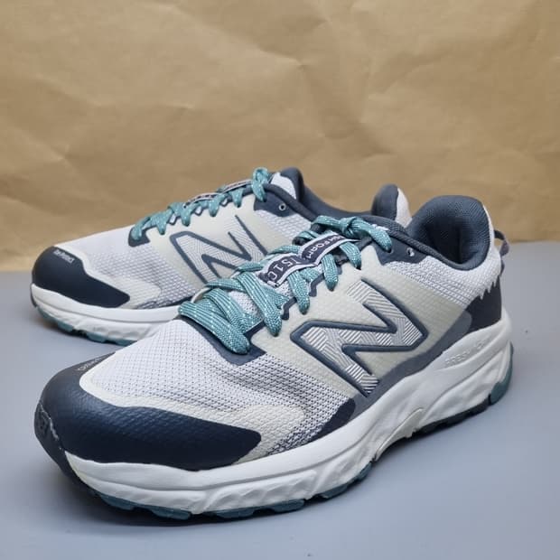 뉴발란스 프레쉬폼 여성운동화240 