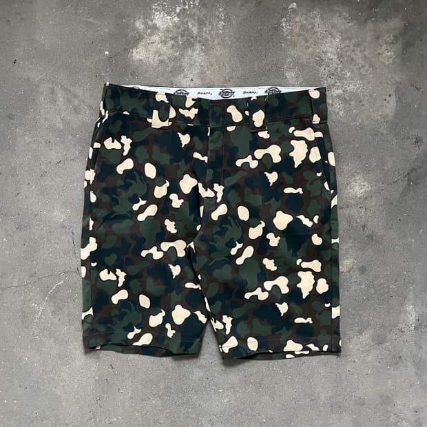 Dickies 카모패턴 반바지 