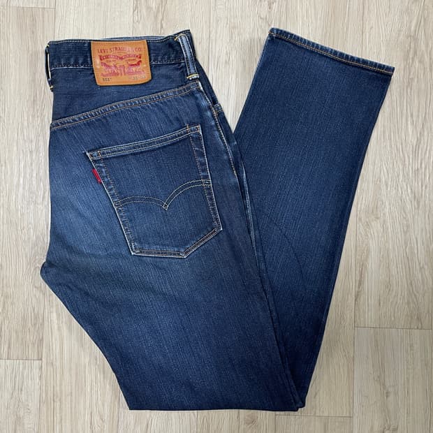 32) 리바이스 매장판 551 일자핏 진청워싱 데님팬츠