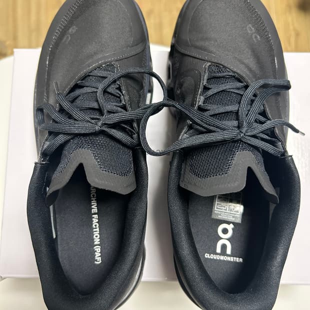 온 러닝 x 포스트 아카이브 팩션  size 275