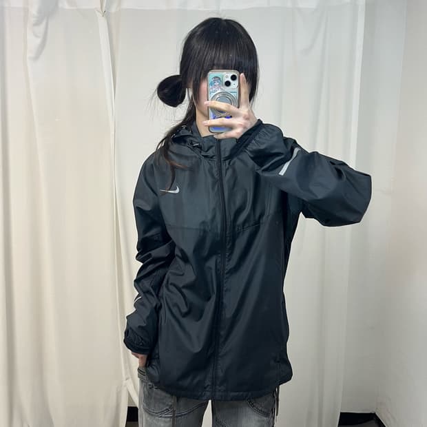 Nike black running windbreaker