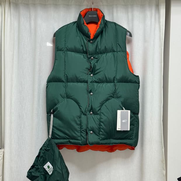 새상품 L) 빔즈 시에라디자인 리버시블 패딩 베스트 김원중