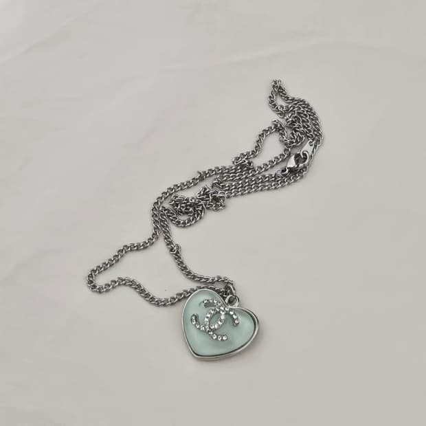 샤넬 벌룬 하트 빈티지 업사이클링 목걸이