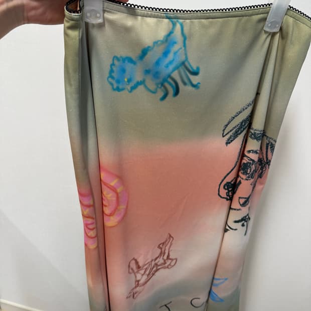 더오픈프로덕트 뉴진스 하니 치마