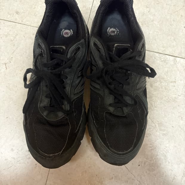 뉴발란스 990v4 트리플블랙 트블