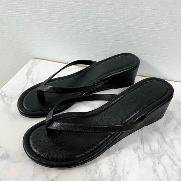 [245] 여성 통굽 웨지 쪼리 슬리퍼 블랙 5.5cm