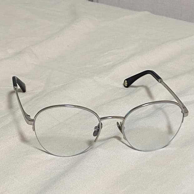 샤넬 아이웨어 실버앤블랙