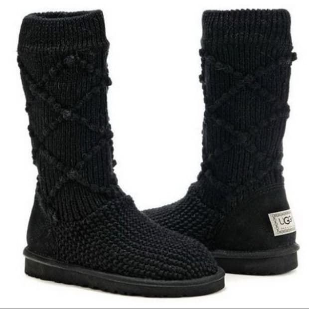 UGG balck knit boots