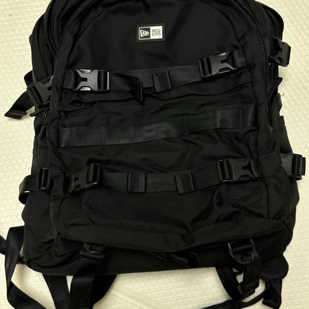 뉴에라 백팩 블랙