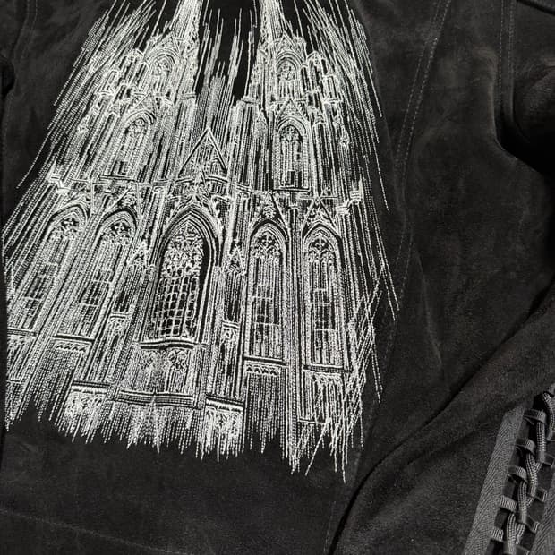 언더마이카 대성당 자킷 블랙