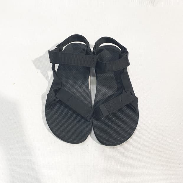 테바 블랙 오리지널 유니버셜 샌들 260