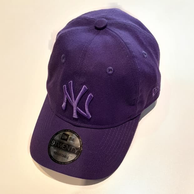 💥(새상품) 뉴에라 X 모마 레인보우 자수 볼캡 (퍼플)
